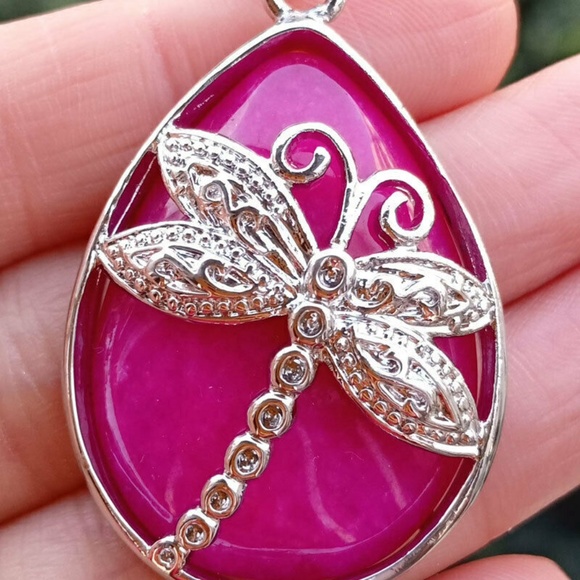Jewelry - Silver Pink Dragonfly Stone Pendant